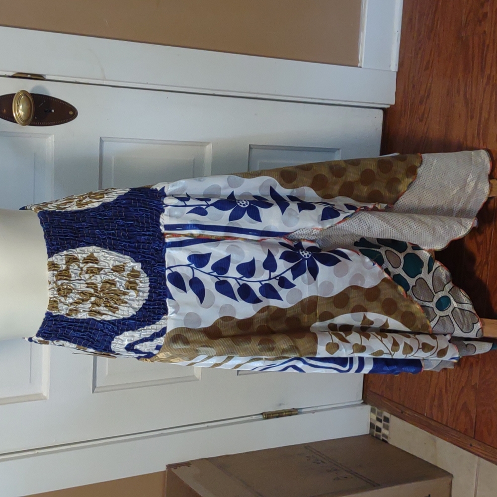 Beautiful Silk Skirt w/2 layers and scrunchy waist